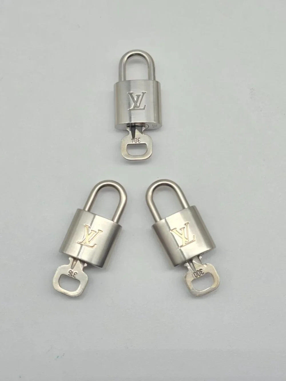 Authentic 1 Louis Vuitton Silver Padlock Lock & 1 Key LV Bag Luggage Accessory
